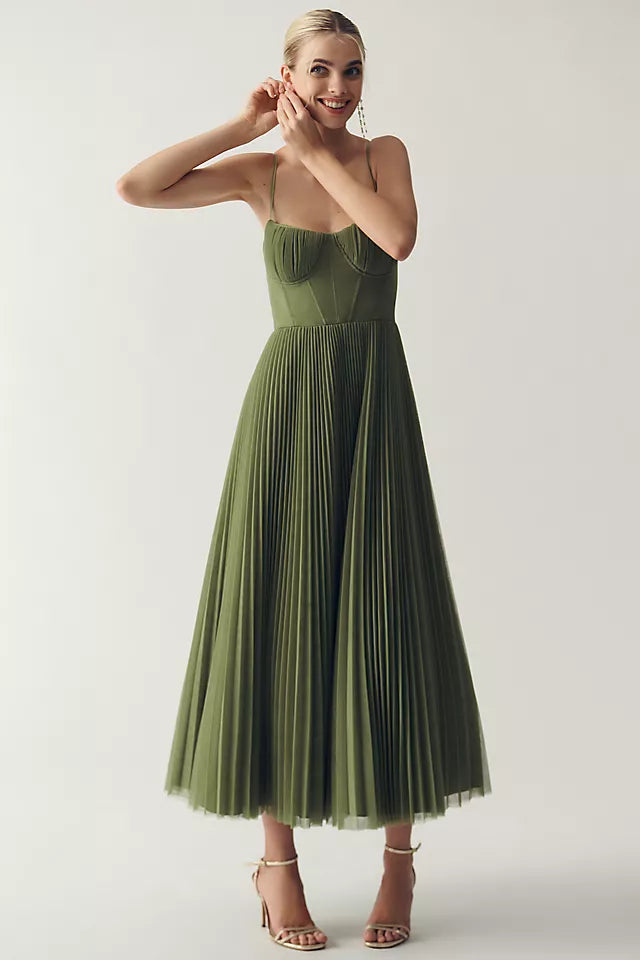 CAROLINE | GRÜNES PLISEEKLEID