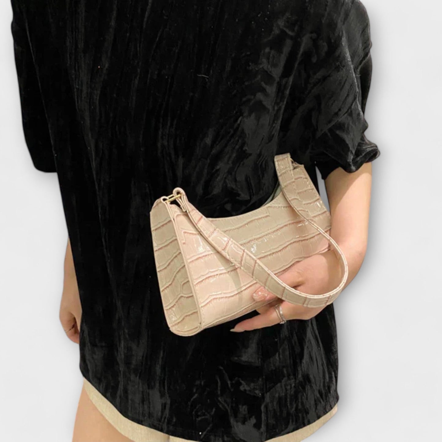 Léora. Glänzende Ledertasche