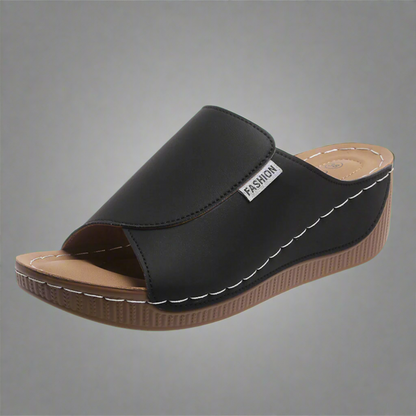 Ortrudis | Handgemachte Sandale mit bequemer Sohle