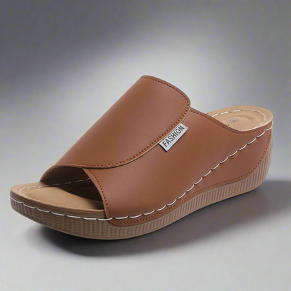 Ortrudis | Handgemachte Sandale mit bequemer Sohle